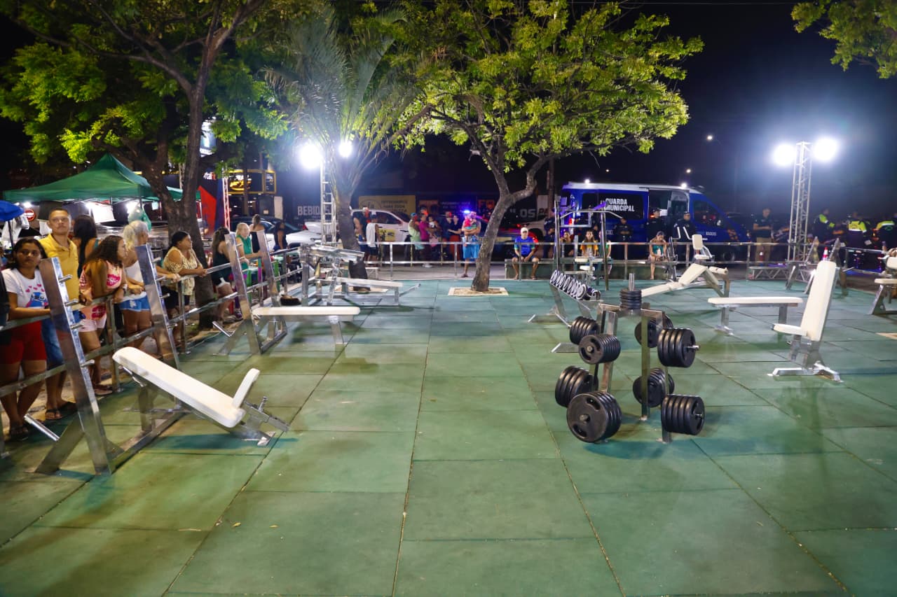 imagem aberta da academia, mostrando seus equipamentos